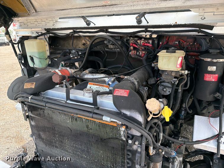image for item FB4998 2001 Freightliner MT55 delivery truck