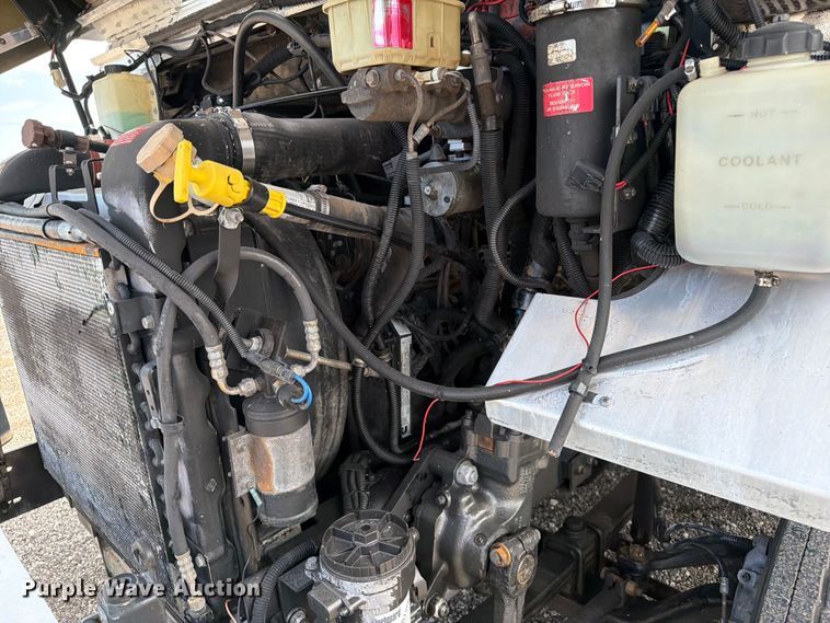 image for item FB4998 2001 Freightliner MT55 delivery truck