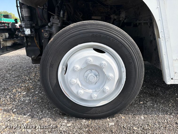 image for item FB4998 2001 Freightliner MT55 delivery truck