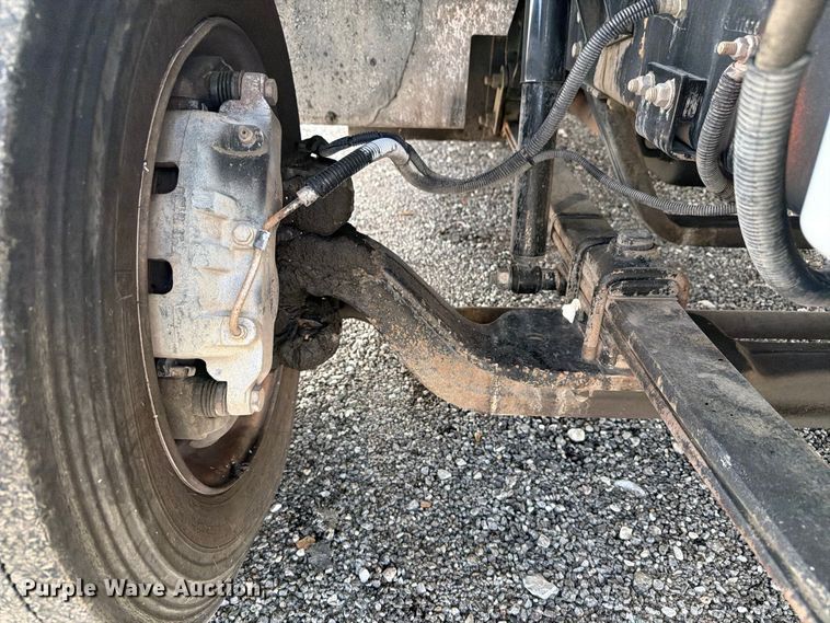 image for item FB4998 2001 Freightliner MT55 delivery truck