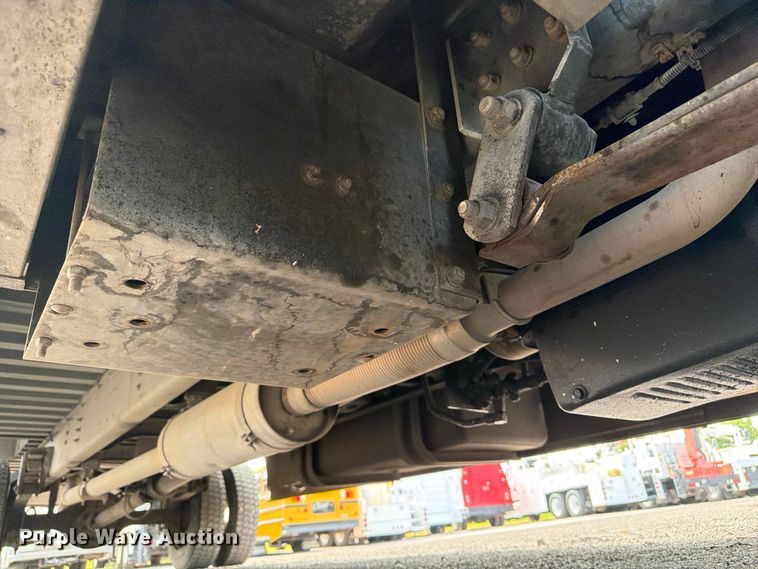 image for item FB4998 2001 Freightliner MT55 delivery truck