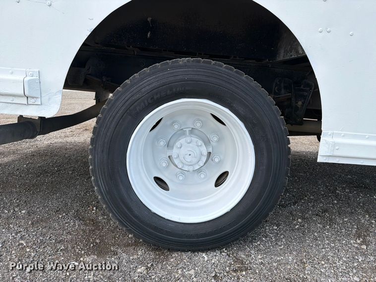 image for item FB4998 2001 Freightliner MT55 delivery truck