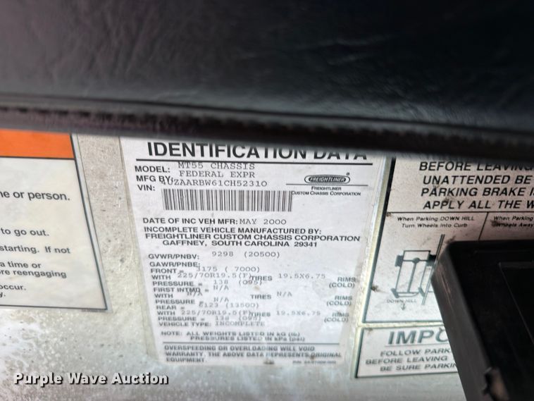 image for item FB4998 2001 Freightliner MT55 delivery truck