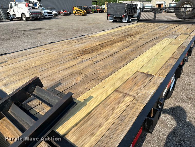 image for item FB5004 2014 Currahee E824D equipment trailer