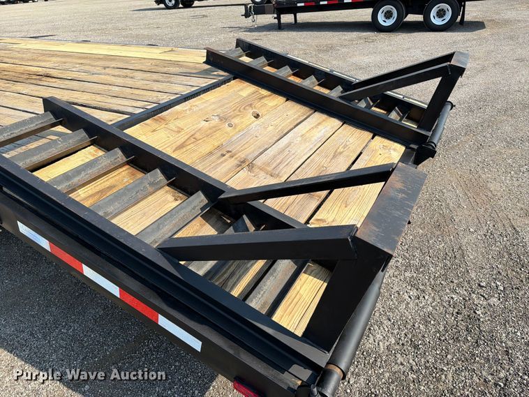 image for item FB5004 2014 Currahee E824D equipment trailer