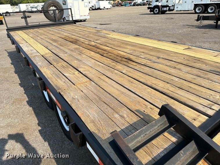 image for item FB5004 2014 Currahee E824D equipment trailer