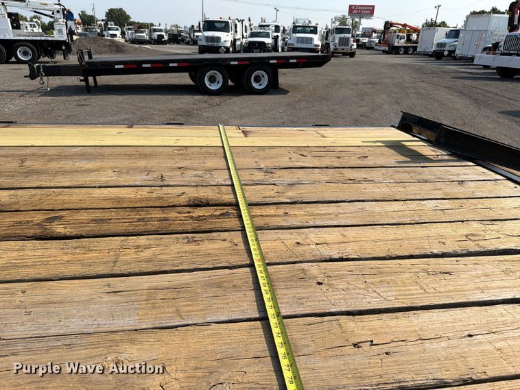 image for item FB5004 2014 Currahee E824D equipment trailer