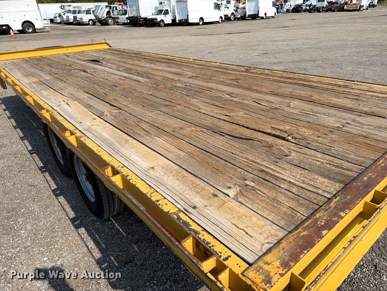 image for item FB5006 2005 Diamond T Trailer 9320 Dockover flatbed trailer