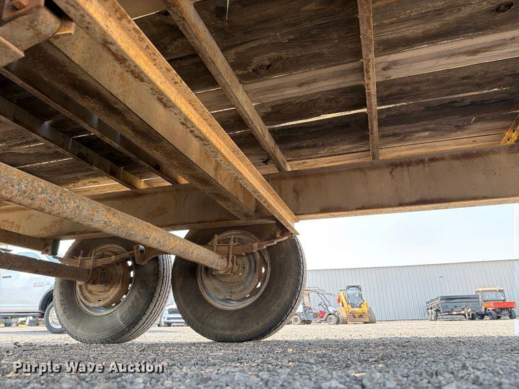 image for item FB5006 2005 Diamond T Trailer 9320 Dockover flatbed trailer