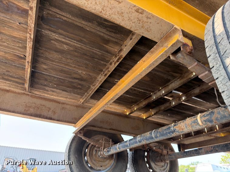 image for item FB5006 2005 Diamond T Trailer 9320 Dockover flatbed trailer