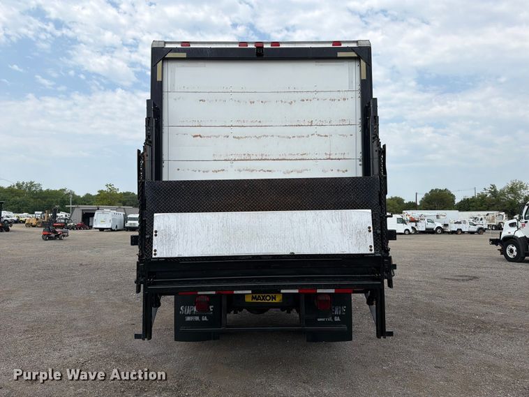 image for item FB5009 2002 Chevrolet C6500 box truck