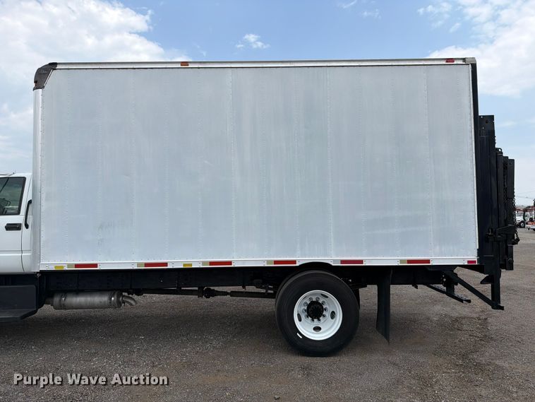 image for item FB5009 2002 Chevrolet C6500 box truck