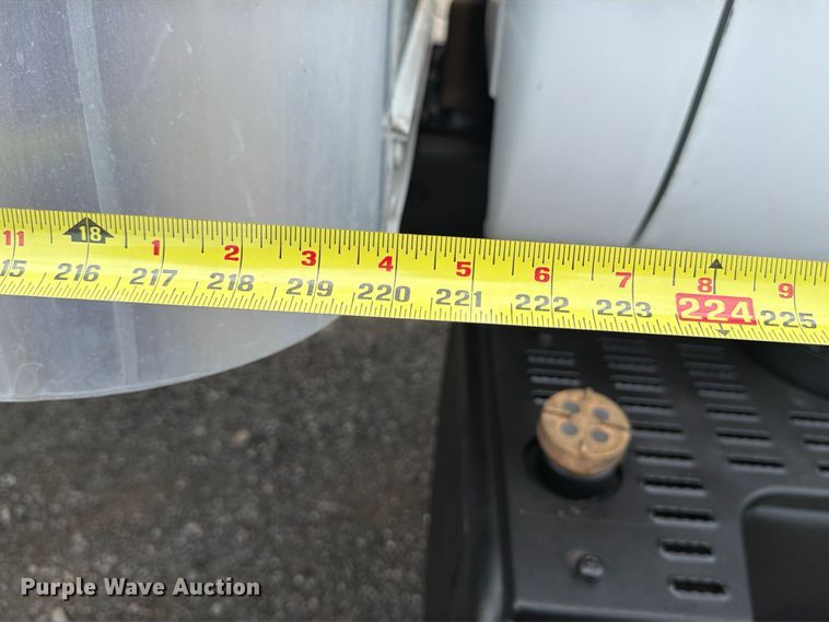 image for item FB5009 2002 Chevrolet C6500 box truck