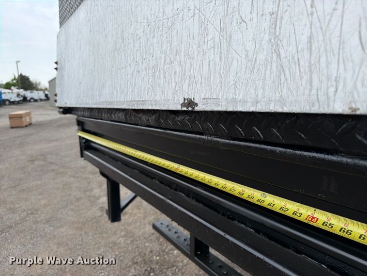 image for item FB5009 2002 Chevrolet C6500 box truck