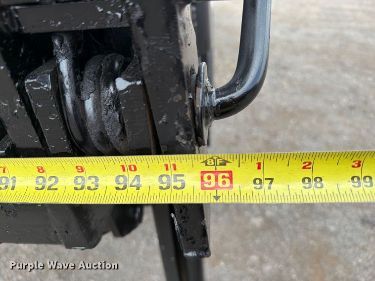 image for item FB5009 2002 Chevrolet C6500 box truck