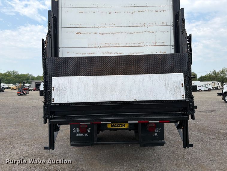 image for item FB5009 2002 Chevrolet C6500 box truck