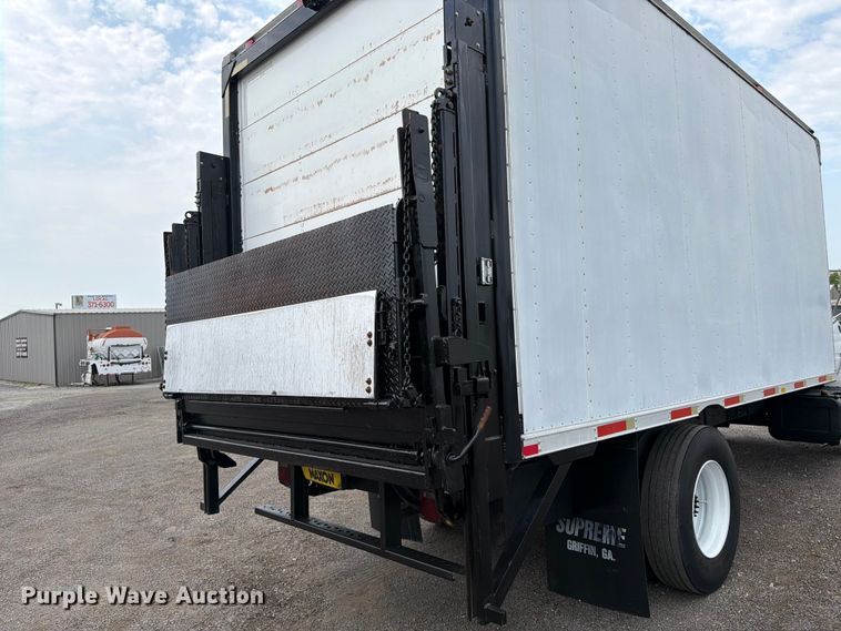 image for item FB5009 2002 Chevrolet C6500 box truck