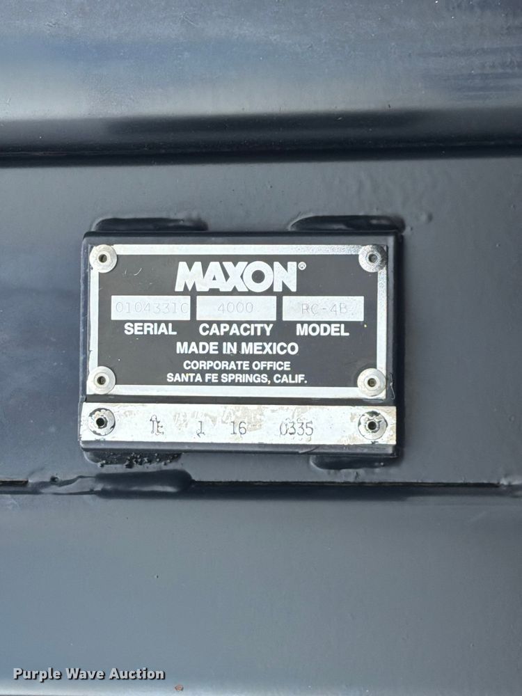 image for item FB5009 2002 Chevrolet C6500 box truck