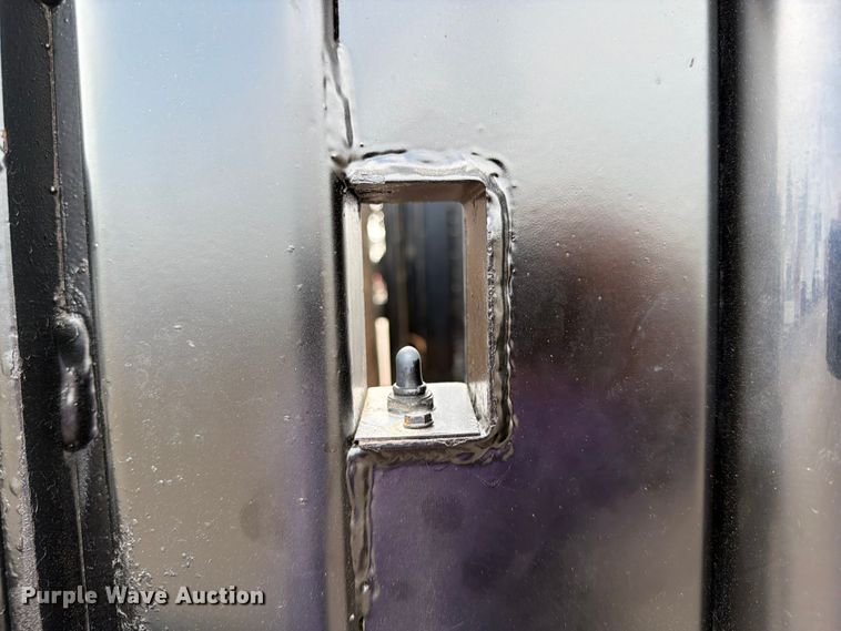 image for item FB5009 2002 Chevrolet C6500 box truck