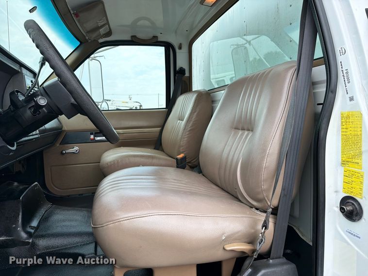 image for item FB5009 2002 Chevrolet C6500 box truck