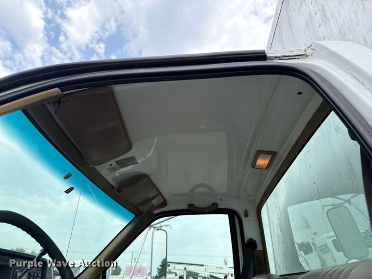 image for item FB5009 2002 Chevrolet C6500 box truck