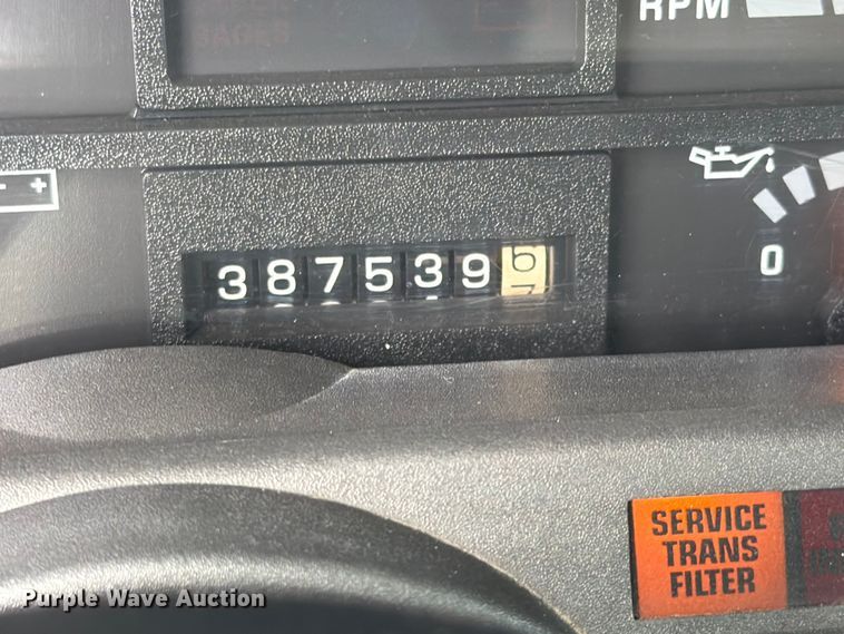 image for item FB5009 2002 Chevrolet C6500 box truck