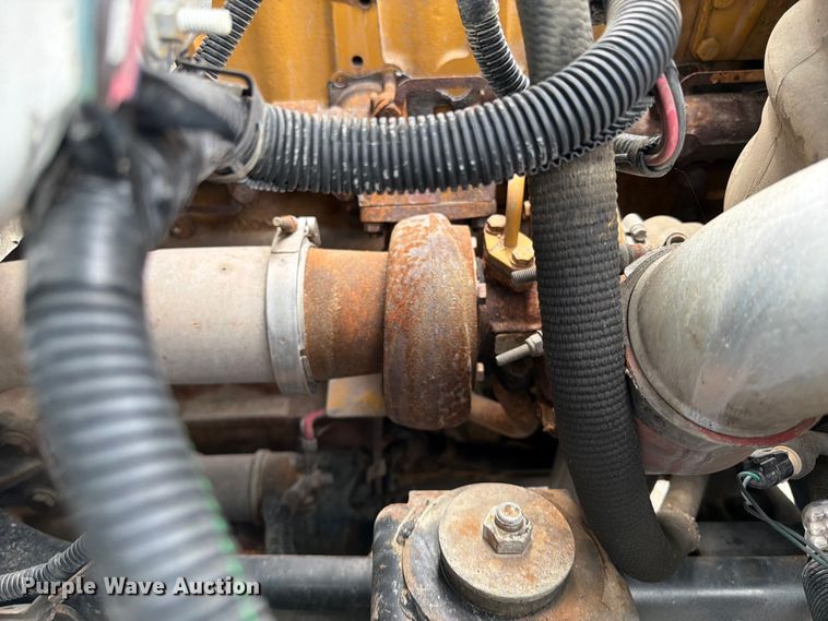 image for item FB5009 2002 Chevrolet C6500 box truck