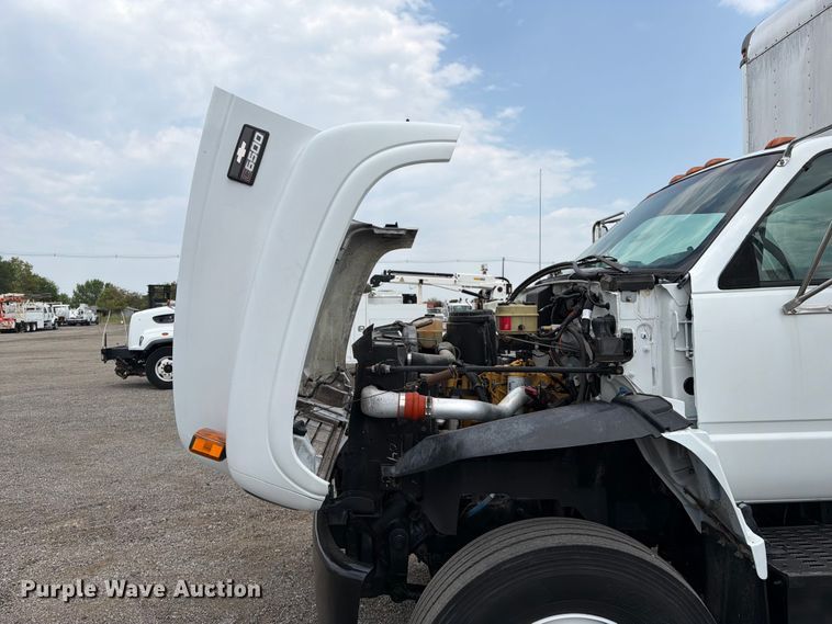 image for item FB5009 2002 Chevrolet C6500 box truck