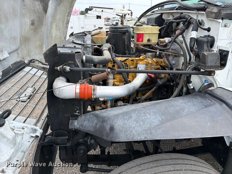 image for item FB5009 2002 Chevrolet C6500 box truck