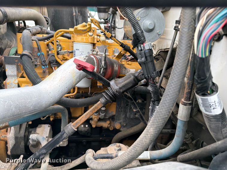 image for item FB5009 2002 Chevrolet C6500 box truck