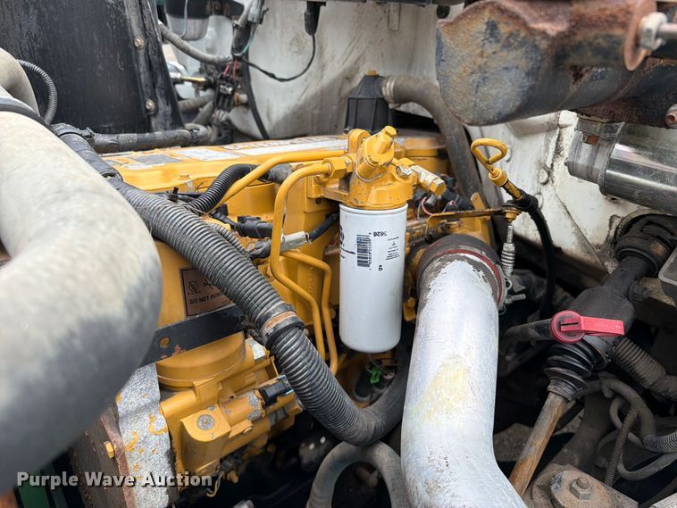 image for item FB5009 2002 Chevrolet C6500 box truck