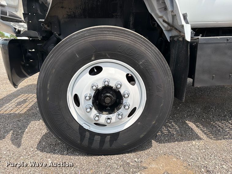 image for item FB5009 2002 Chevrolet C6500 box truck