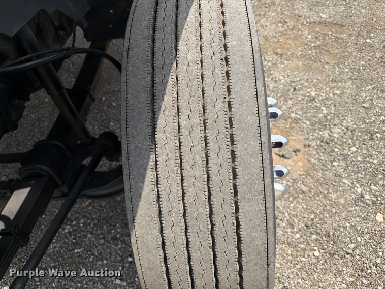 image for item FB5009 2002 Chevrolet C6500 box truck