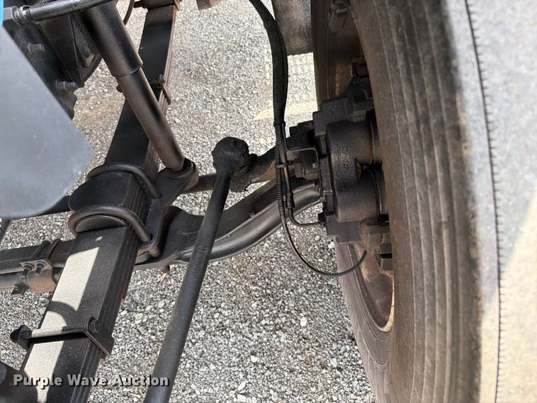 image for item FB5009 2002 Chevrolet C6500 box truck