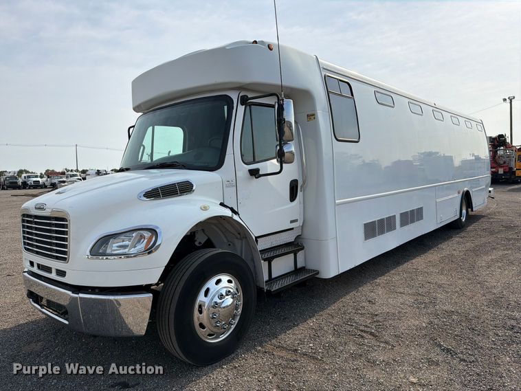 2009 Freightliner Business Class M2 bus