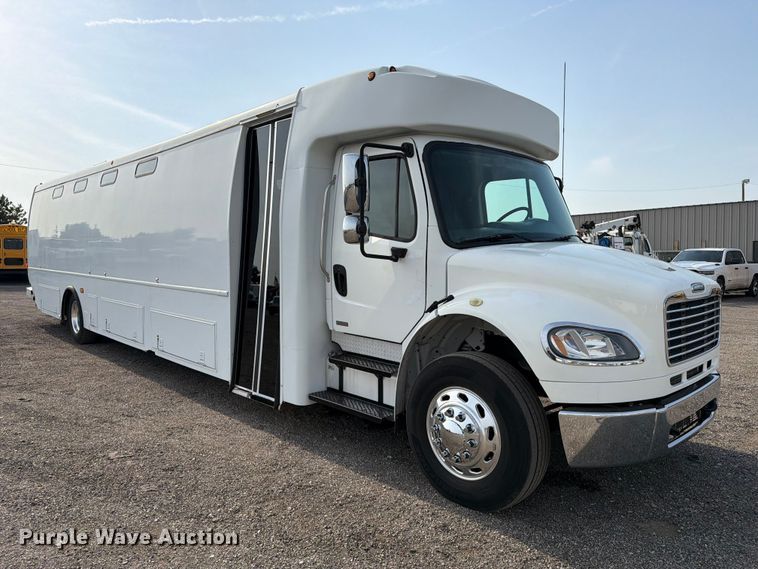 image for item FB5016 2009 Freightliner Business Class M2 bus