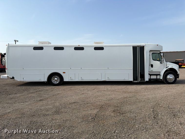 image for item FB5016 2009 Freightliner Business Class M2 bus