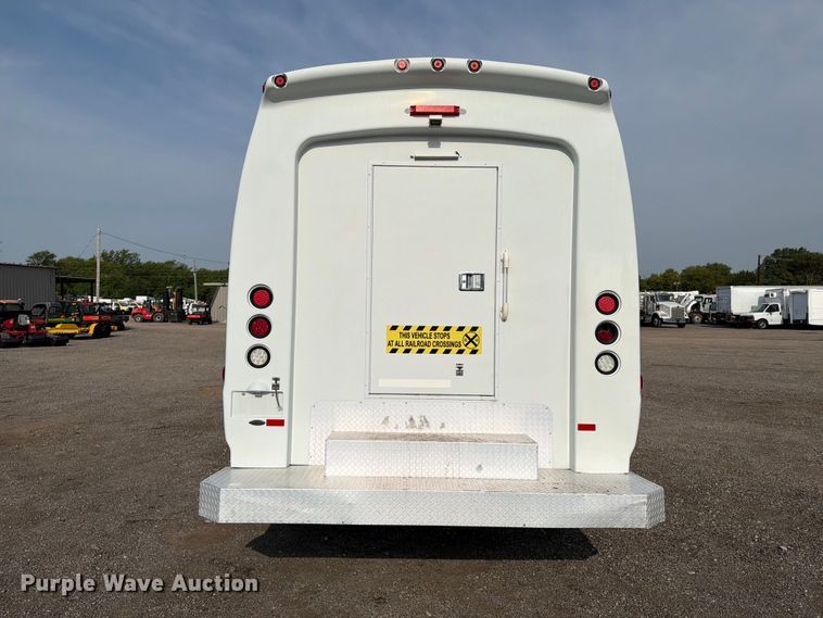 image for item FB5016 2009 Freightliner Business Class M2 bus