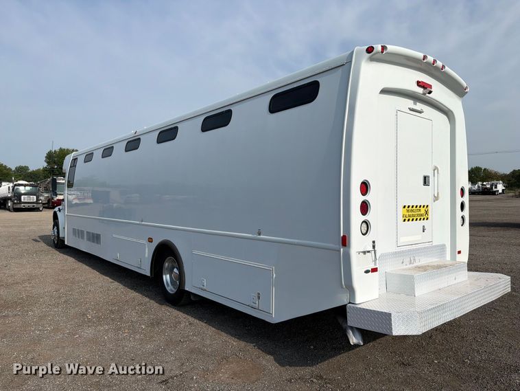 image for item FB5016 2009 Freightliner Business Class M2 bus