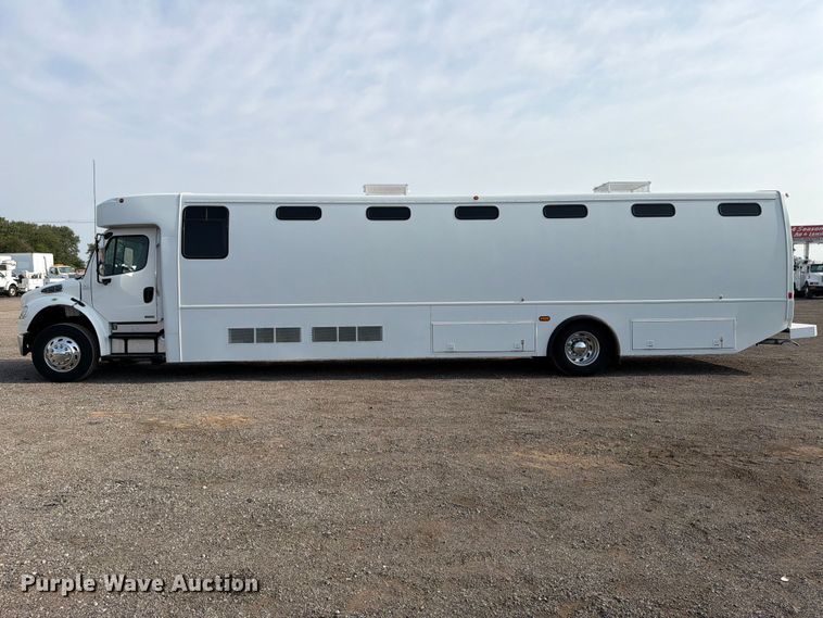 image for item FB5016 2009 Freightliner Business Class M2 bus