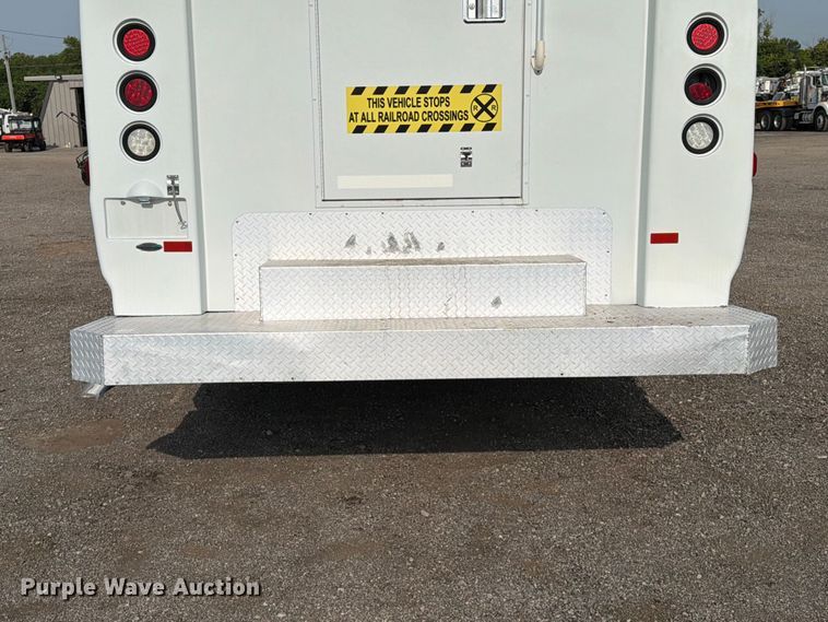 image for item FB5016 2009 Freightliner Business Class M2 bus