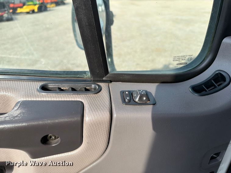 image for item FB5016 2009 Freightliner Business Class M2 bus