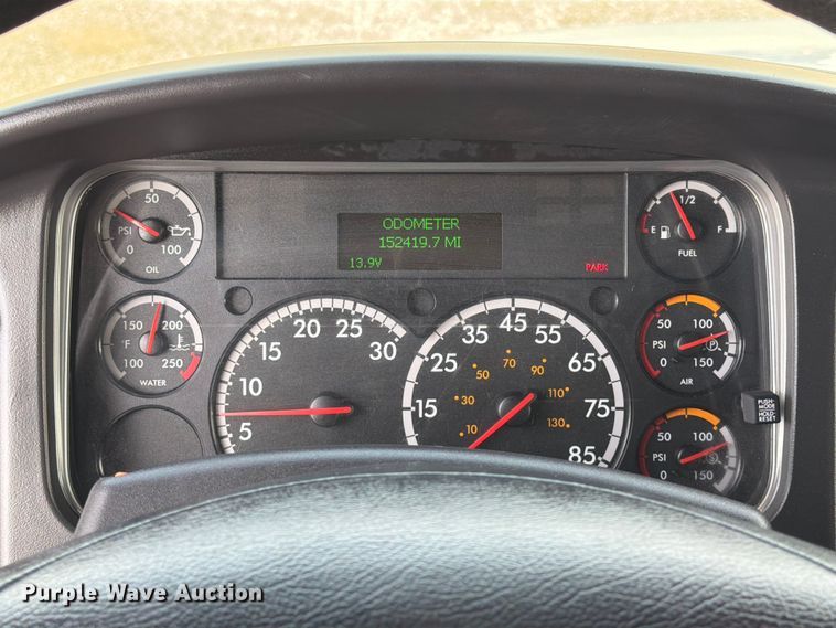 image for item FB5016 2009 Freightliner Business Class M2 bus
