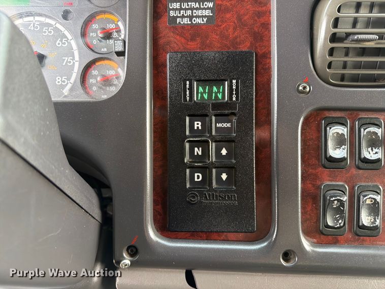 image for item FB5016 2009 Freightliner Business Class M2 bus