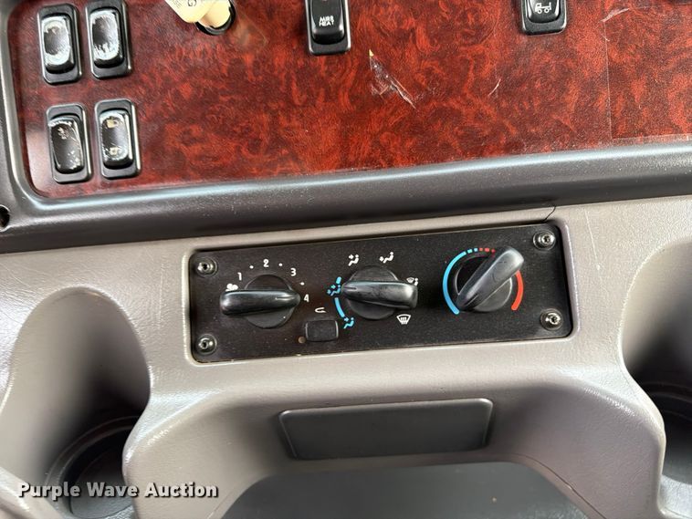 image for item FB5016 2009 Freightliner Business Class M2 bus