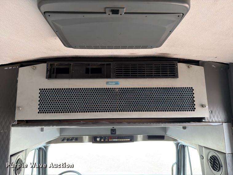 image for item FB5016 2009 Freightliner Business Class M2 bus