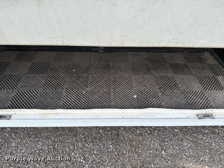 image for item FB5016 2009 Freightliner Business Class M2 bus