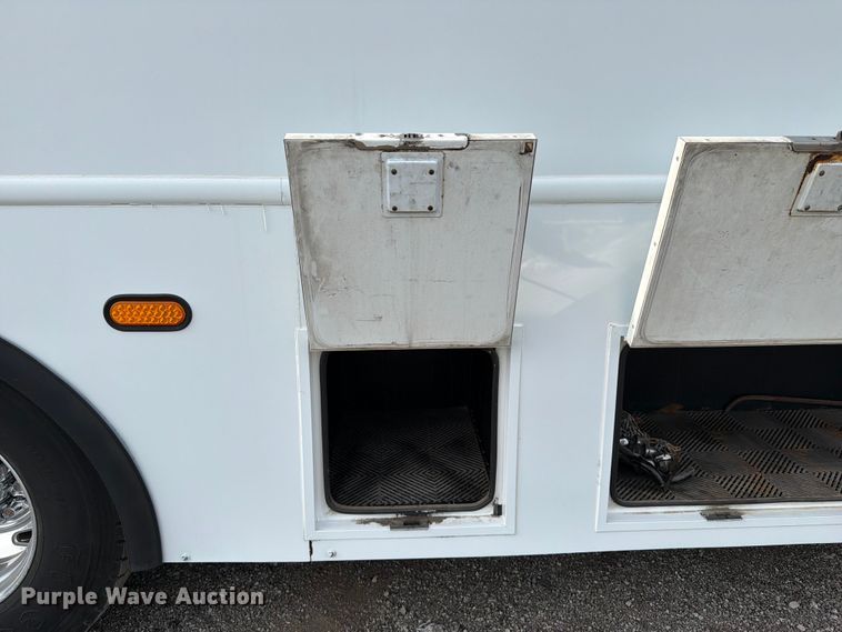 image for item FB5016 2009 Freightliner Business Class M2 bus