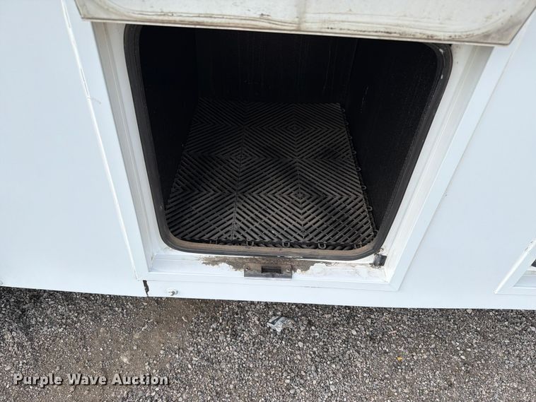 image for item FB5016 2009 Freightliner Business Class M2 bus