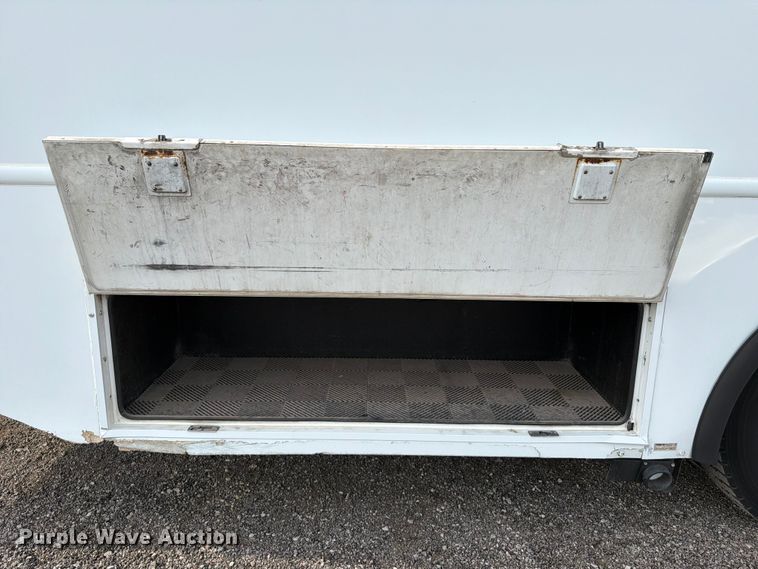 image for item FB5016 2009 Freightliner Business Class M2 bus